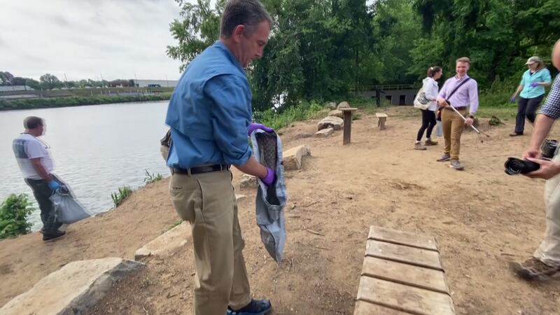 Governor Northam participating in Clean the Bay Day