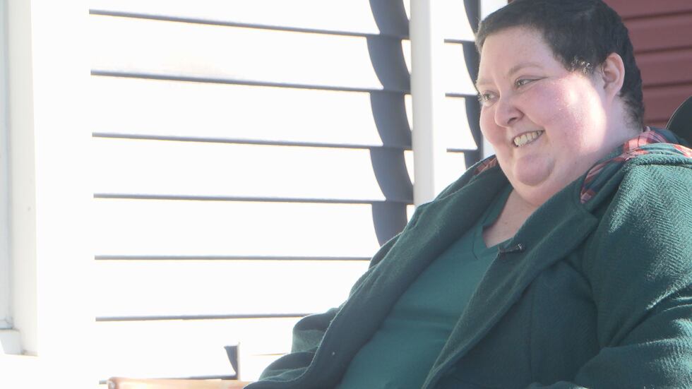 Jamie Kelman went to a surgeon for a routine kidney stone removal in 2021 and is now paralyzed.