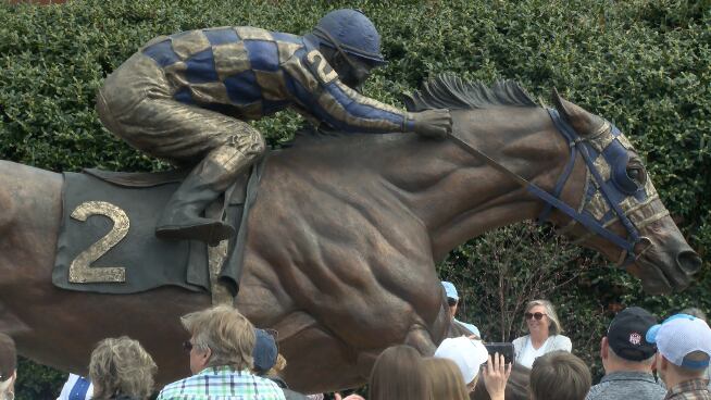 Secretariat statue unveiled during celebration in Ashland - Vimarsana News